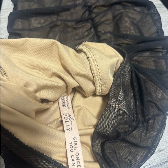 Elegant Black Dress with Puff Sleeves - Picture 5 of 7